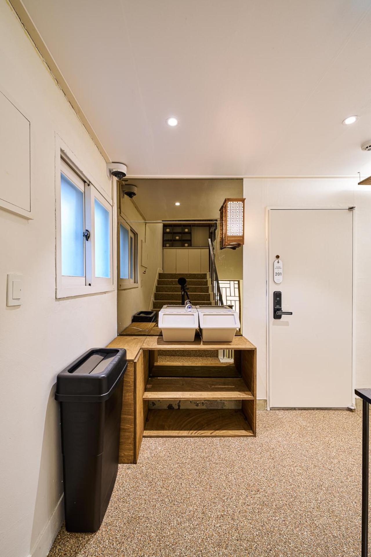 Life In Insa Hostel Seoul Ngoại thất bức ảnh